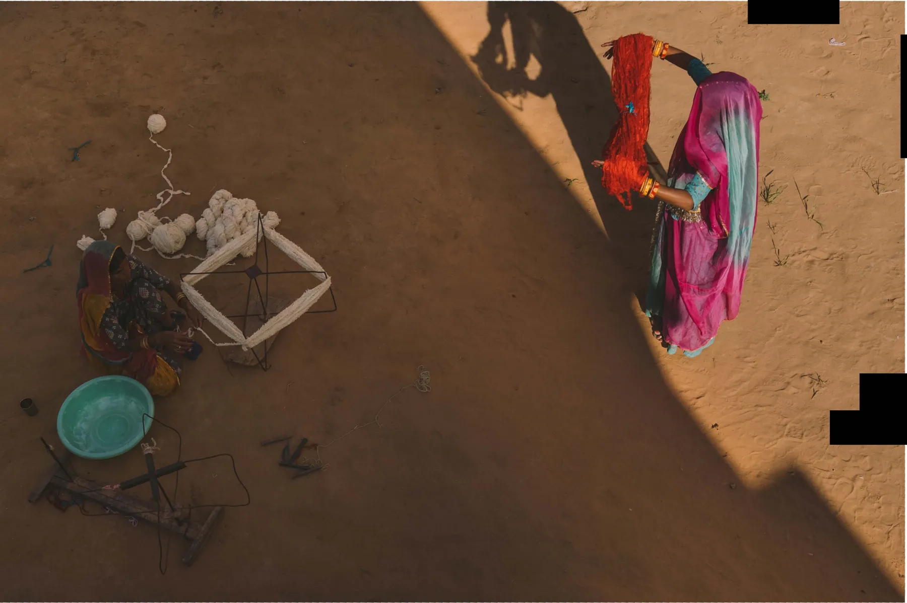 Weavers of Napasar, Choyal. Documentary photography by Harris George Stephen, frame 1